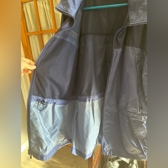 Columbia Women’s Jacket - Picture 4 of 5